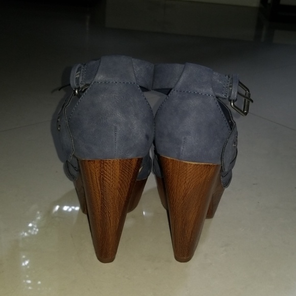 Stunning Guess high platforms 💙👠 - Picture 6 of 7